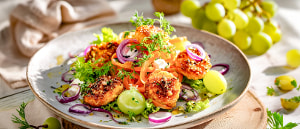 M&ouml;hren-Traubensalat mit Fetak&auml;se