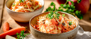 Karotten-Wei&szlig;kohlsalat mit Sonnenblumenkernen