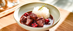 Rehragout mit Kirschso&szlig;e