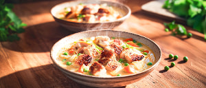 Asiatische Gem&uuml;sesuppe mit Putenbrust