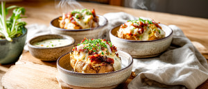 Ofenkartoffeln mit Gem&uuml;se-Speckso&szlig;e