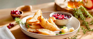 Gebackene &Auml;pfel mit Birnen-Preiselbeer-Dip