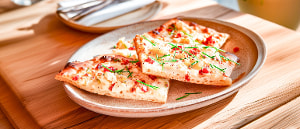 Bayerischer Flammkuchen mit Obazda