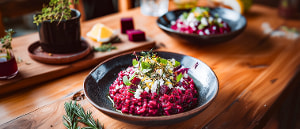 Rote Beete-Risotto mit Feta und Rosmarin&ouml;l