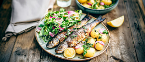 Gegrillte Forelle mit Kartoffel-Radieschensalat