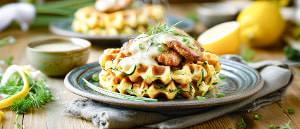 Zucchini-Kartoffelwaffeln mit Schweinemedaillon in Zitronenso&szlig;e