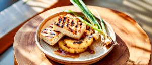 Gegrillter Tofu mit Ananas und Fr&uuml;hlingszwiebeln