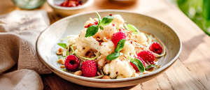 Blumenkohl in Nuss-Vinaigrette mit Himbeeren