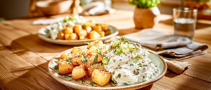 Frischer Kr&auml;uterquark mit Bratkartoffeln