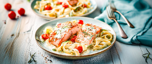 Wildwasserlachs mit Bandnudeln