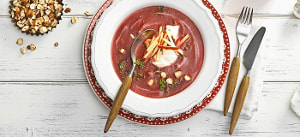 Rote-Beete-Suppe mit Apfel und Lebkuchengew&uuml;rz