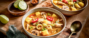 Feuriger H&auml;hncheneintopf mit Ananas