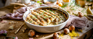 Schwarzwurzelgratin mit Kr&auml;uter-Haselnusskruste