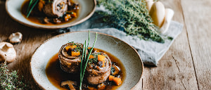 Feine Kalbfleischr&ouml;llchen mit K&uuml;rbis-Pilzragout